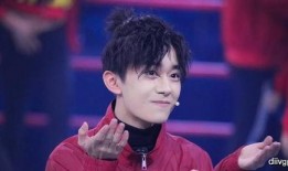 易烊千玺父亲母亲爆料视频,成长背后的温馨故事