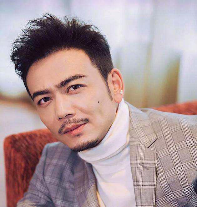 娱乐吃瓜君杨烁